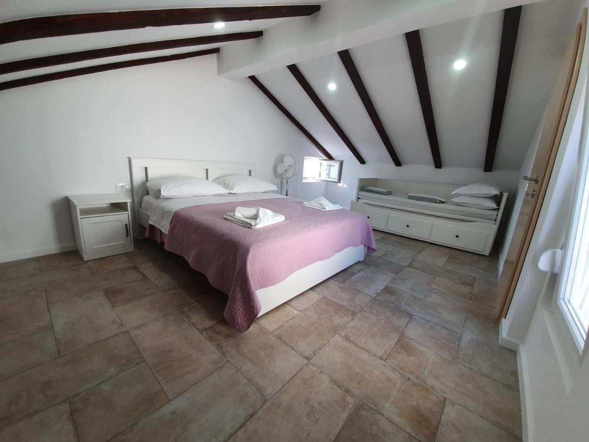 Rustic House Diklo 20M From The Sea Apartment Zadar Exterior photo