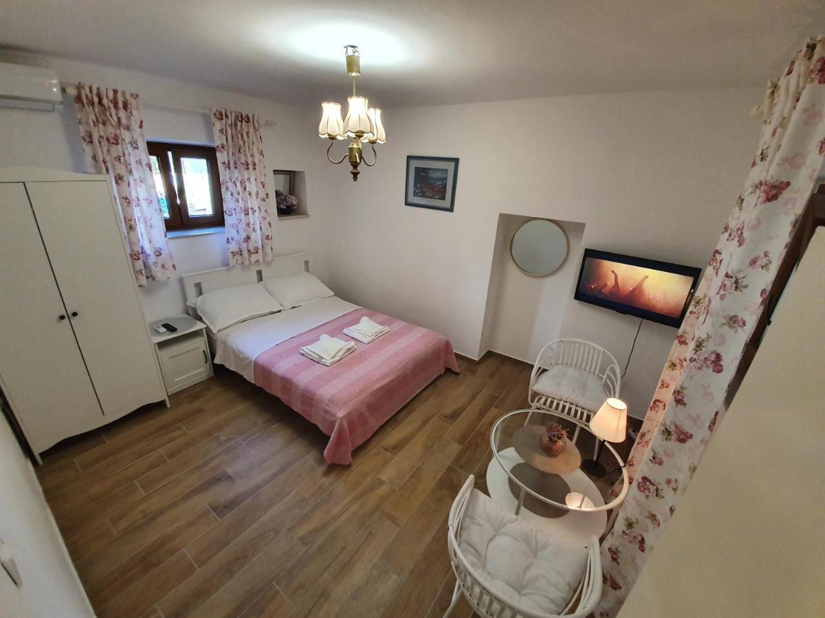 Rustic House Diklo 20M From The Sea Apartment Zadar Exterior photo